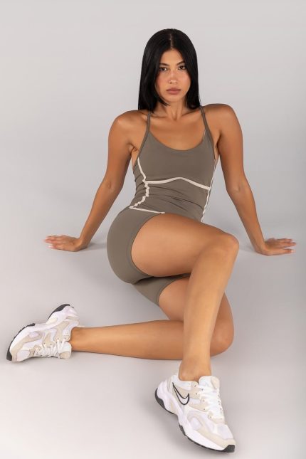 Enterizo sin Gancho con Tirantes Cruzados (Oliva