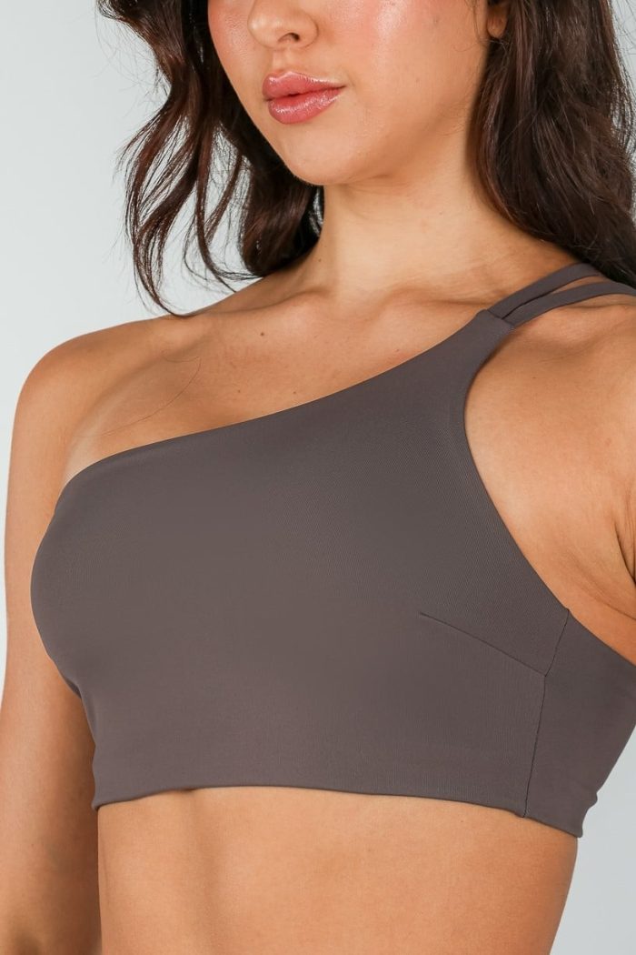 Top con escote asimétrico y tirantes dobles en roloté (Trufa) - Imagen 1