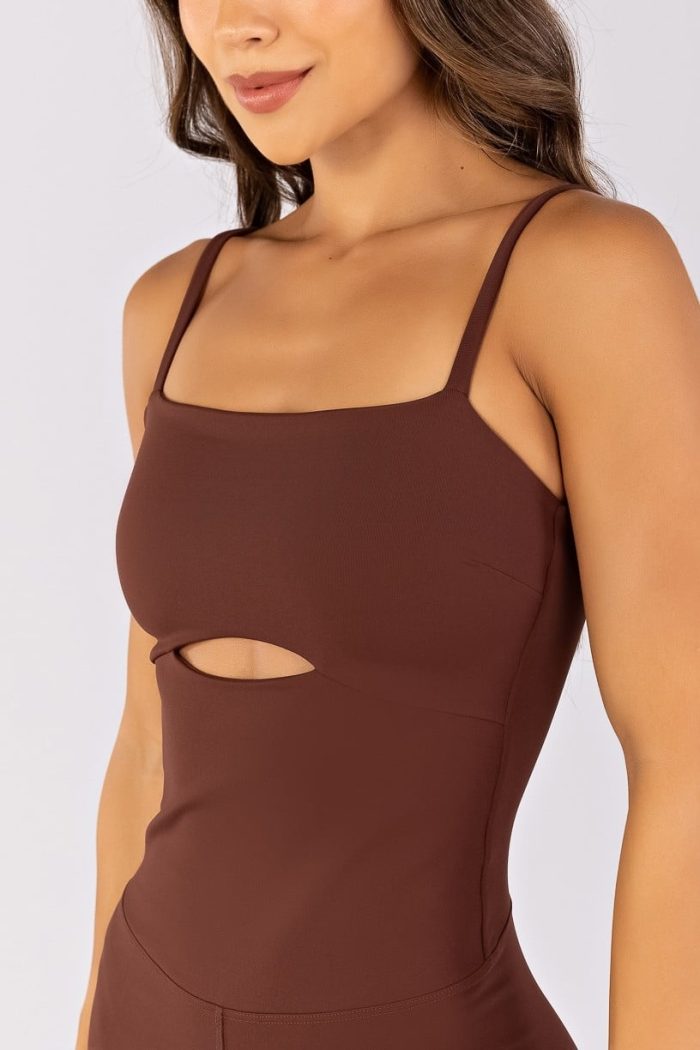 Enterizo con Escote Recto y Abertura Frontal (Café) - Imagen 3