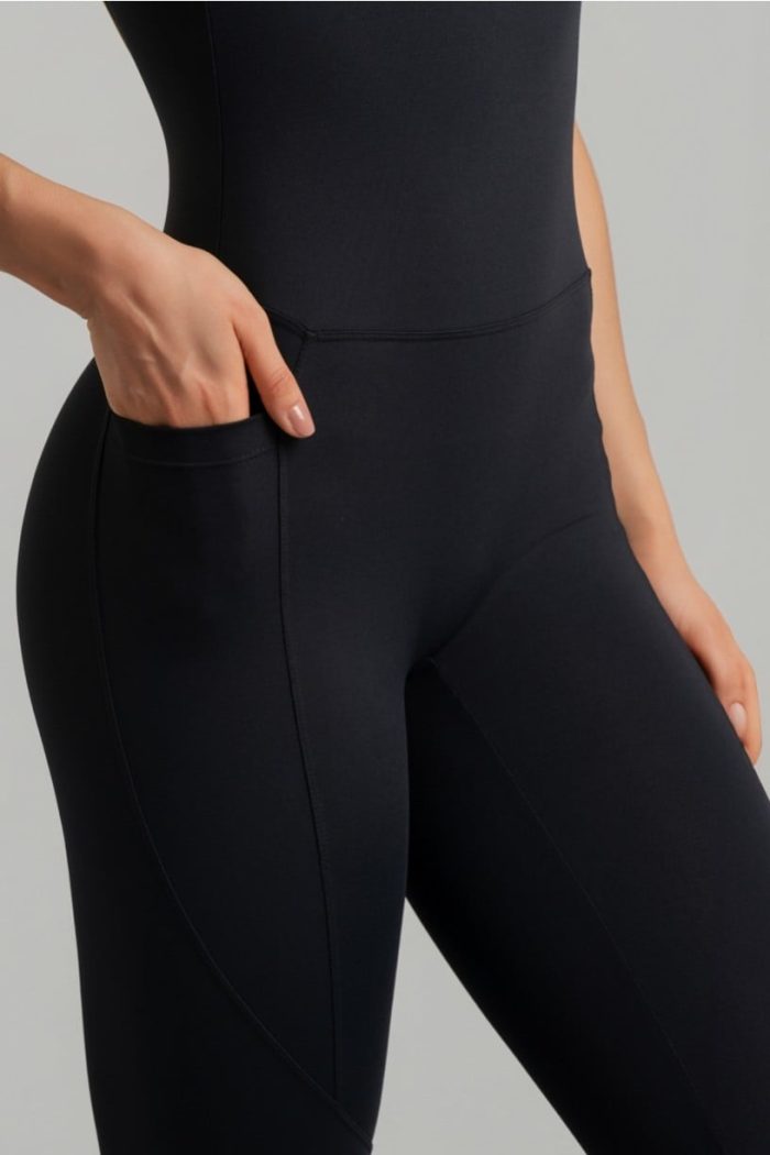 Monoprenda con Tirantes Dobles y Escote Sinuoso (Negro / Off-White) - Imagen 6