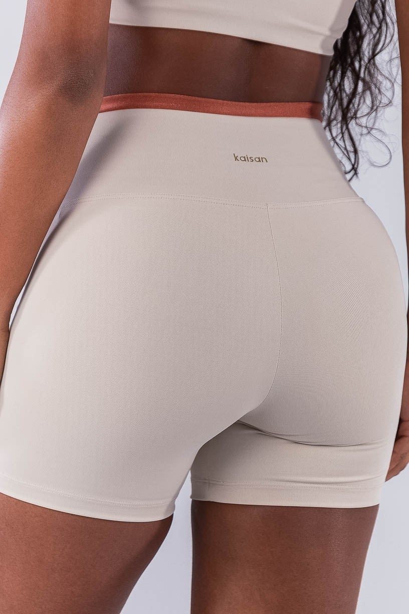 Short con Cintura Cruzada y Dobladillo (Beige / Cobre) - Imagen 2