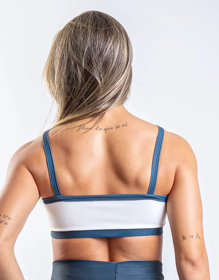 Top blanco y grafiti - Imagen 2